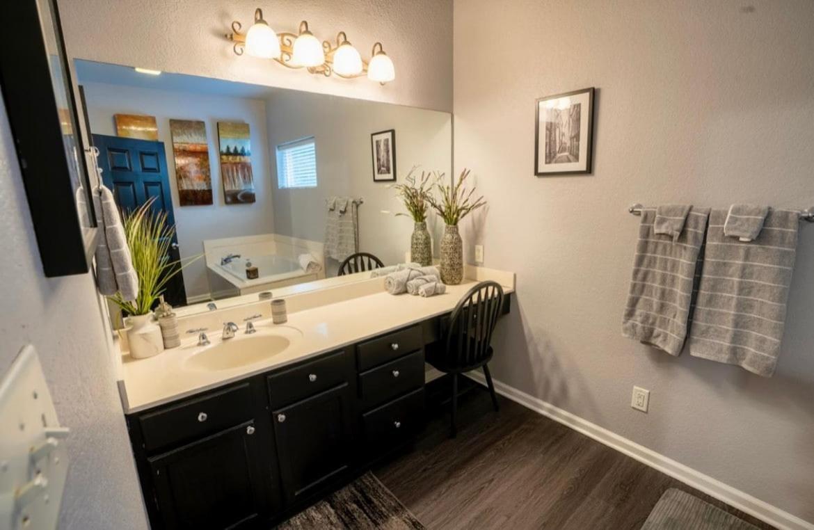 Brooklynn'S Bay, Elegant Lakefront Condo Retreat 핫스프링스 외부 사진
