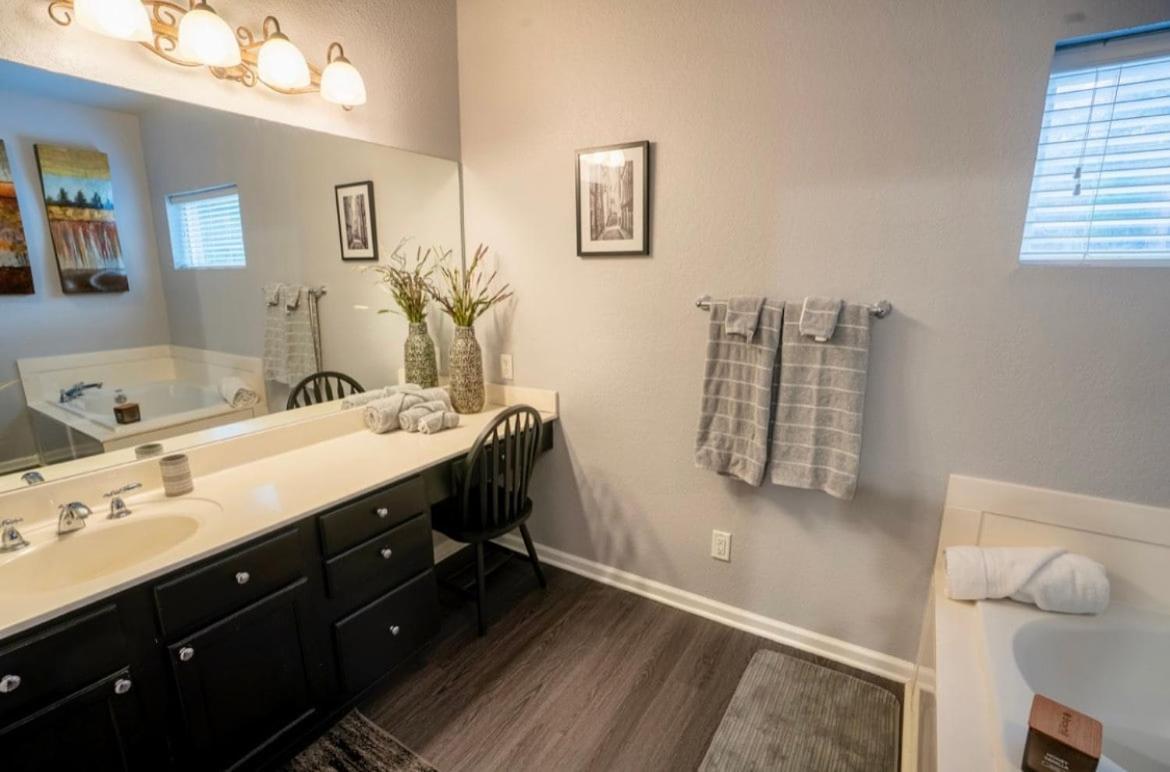 Brooklynn'S Bay, Elegant Lakefront Condo Retreat 핫스프링스 외부 사진