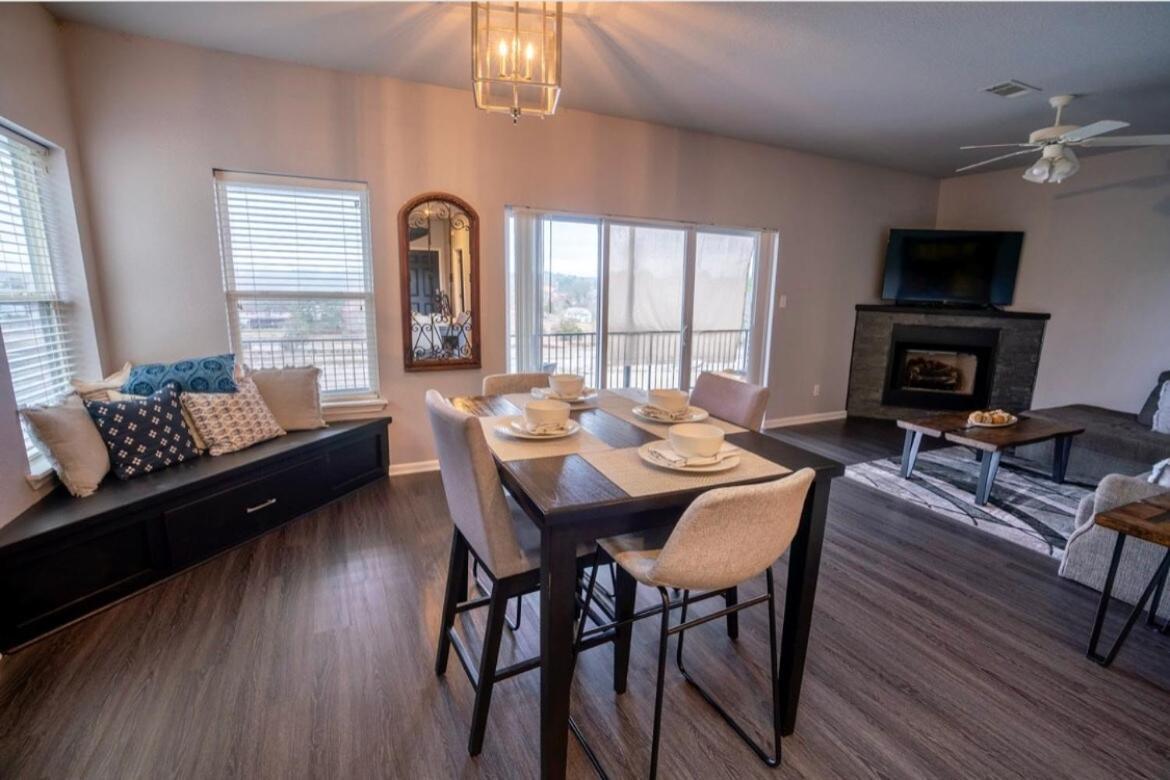 Brooklynn'S Bay, Elegant Lakefront Condo Retreat 핫스프링스 외부 사진